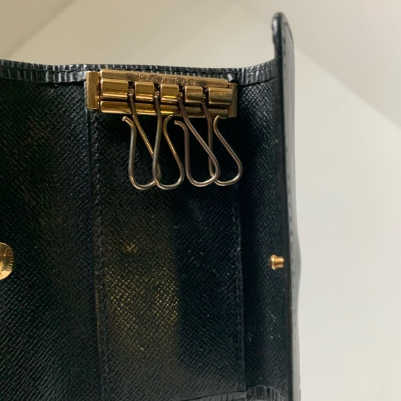 Louis Vuitton black epi leather key holder wallet - Picture 7 of 11